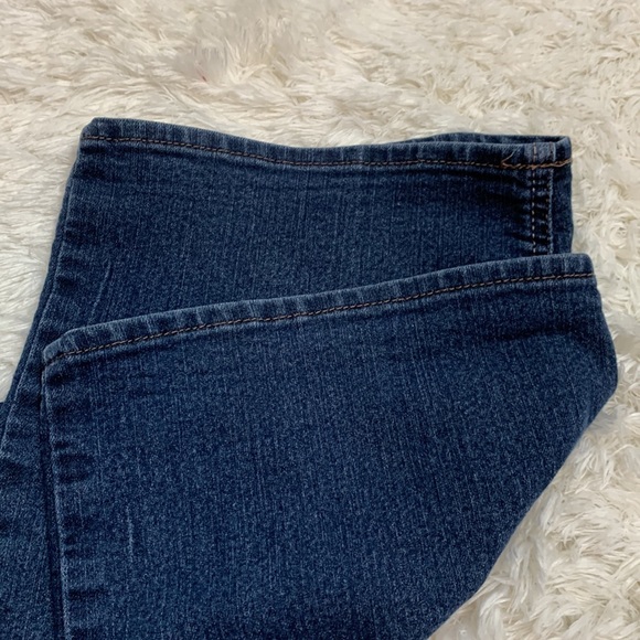 Riders by Lee Denim Midrise Capri - Picture 6 of 14